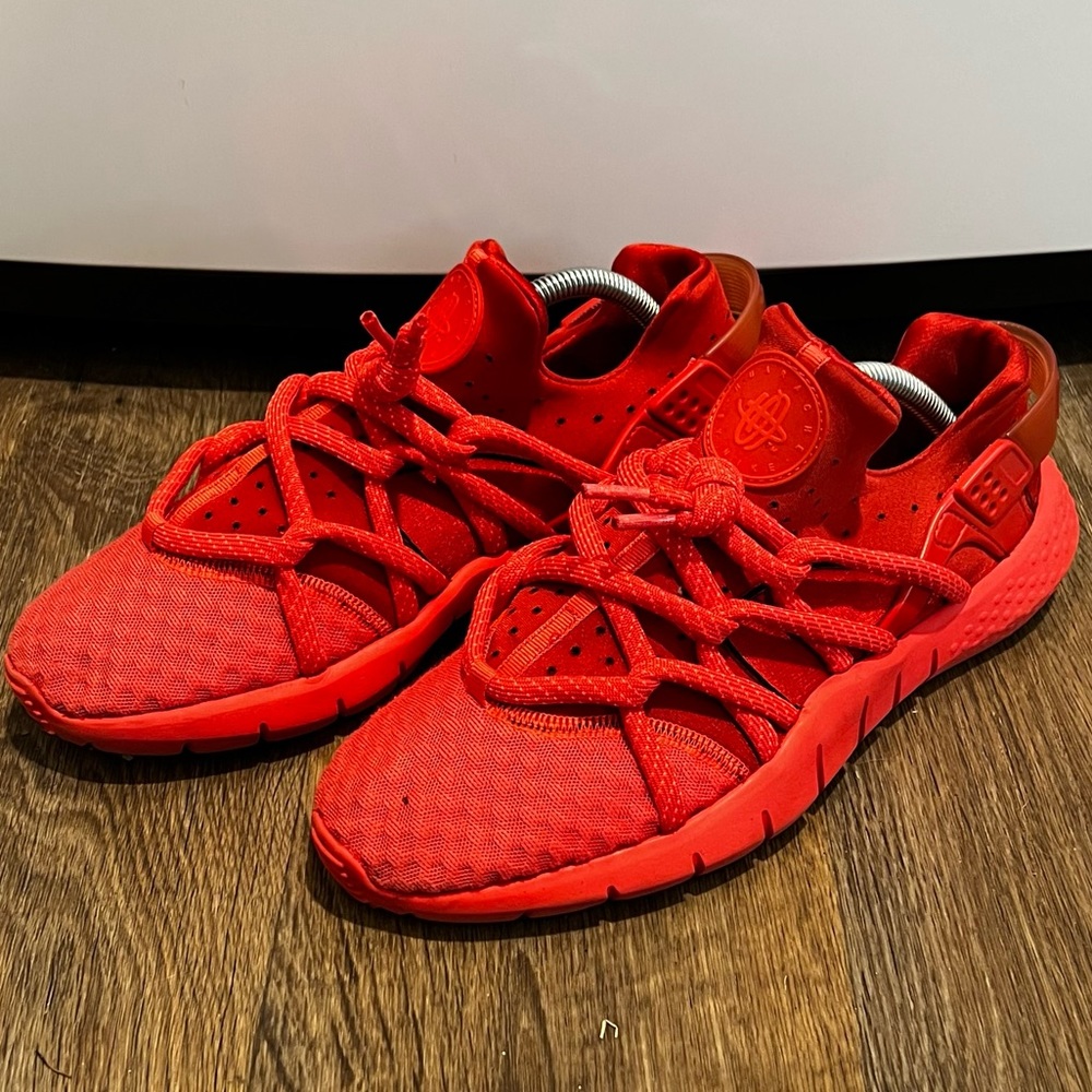 Rare Nike Huarache NM Hot Lava Varsity Red October Infrared Men Sz 9.5 Women 11